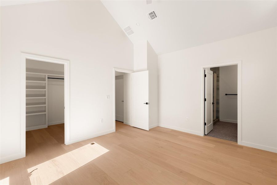 Spacious, unfurnished interior of a new home in , Austin (Image 23).