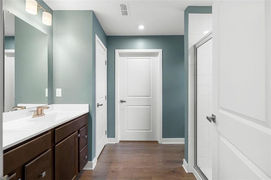 Furnished interior view inside a new home in , Dallas (Image 12).