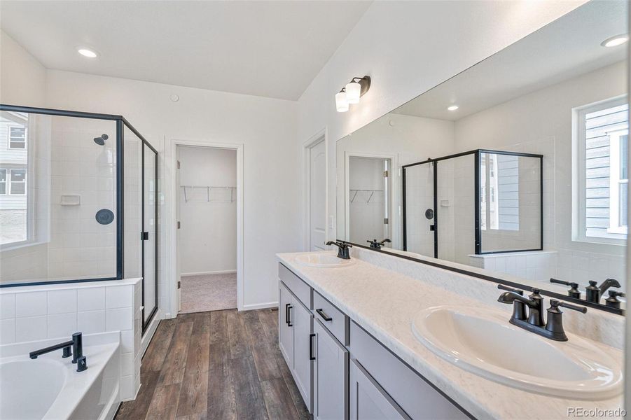 Furnished interior view inside a new home in Turnberry, Commerce City (Image 7).