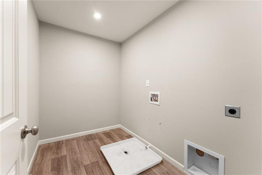 Spacious, unfurnished interior of a new home in , Braselton (Image 27). Spacious, unfurnished interior of a new home in , Braselton (Image 27).