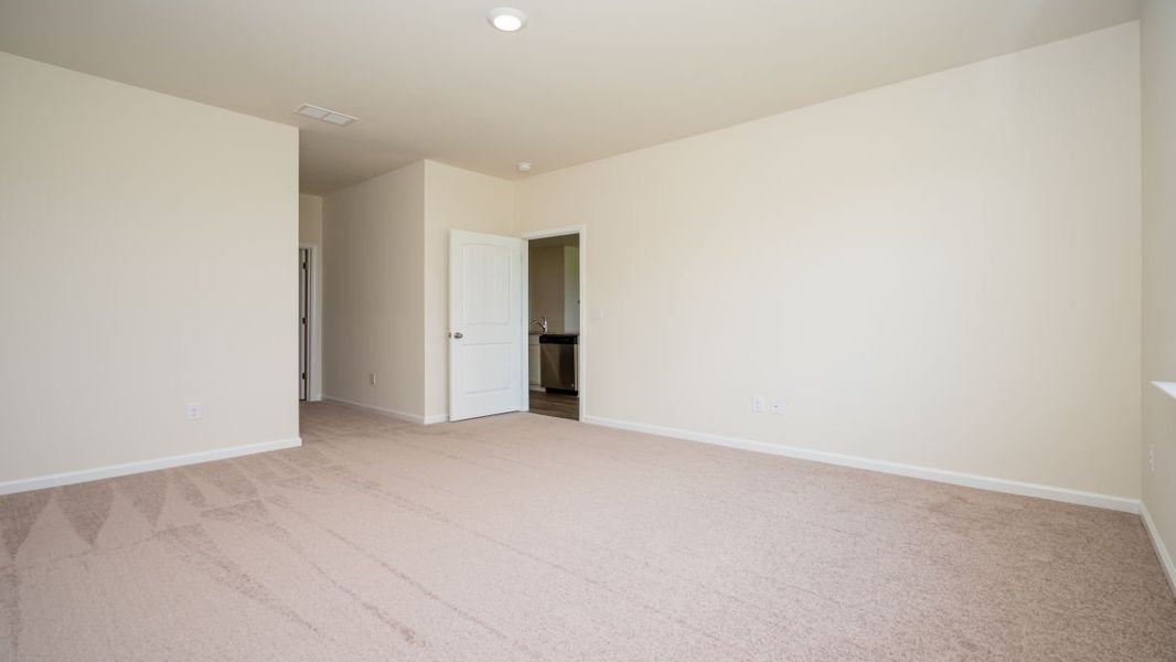 Representative unfurnished interior of a home built from the ARIA by D.R. Horton in Island Green, Myrtle Beach (Image 33).
