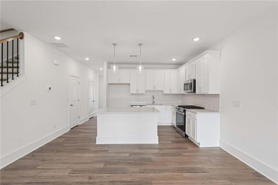 Spacious, unfurnished interior of a new home in Park Vue, Atlanta (Image 32).
