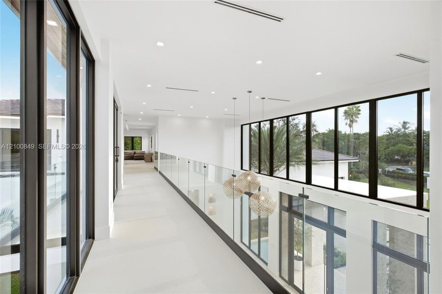 Exterior details and patio area of a home in , Palmetto Bay (Image 4).