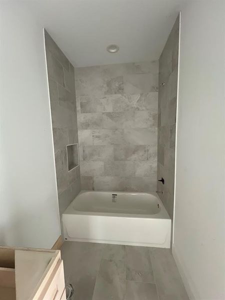 Shower/Tub to upstairs bathroom off of the Loft