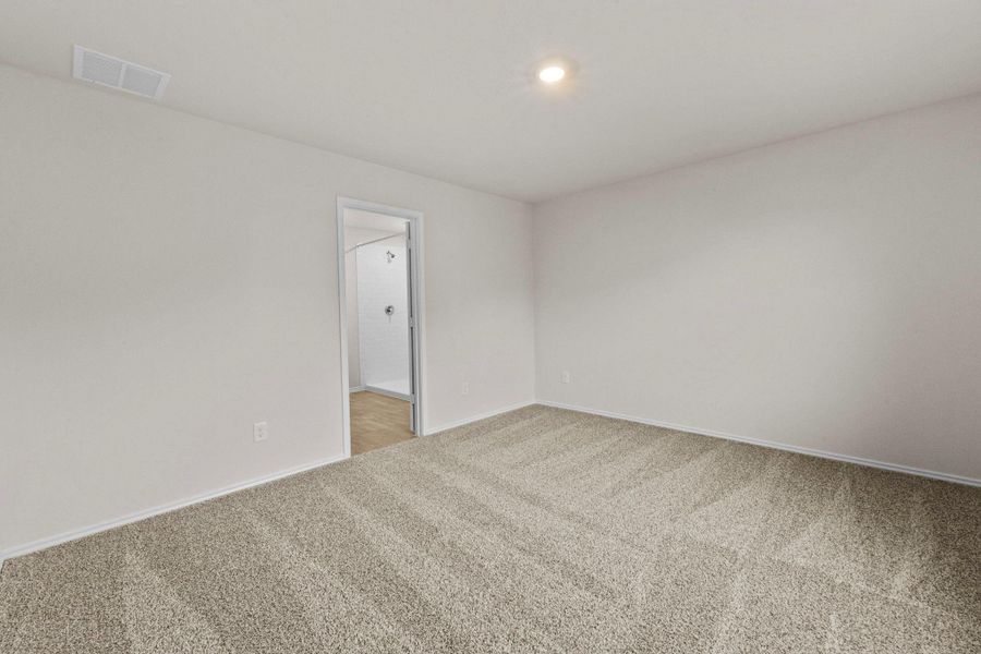 Spacious, unfurnished interior of a new home in Sunset Oaks, Maxwell (Image 20).