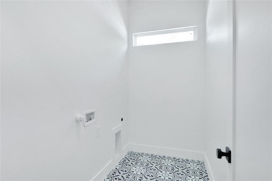 Spacious, unfurnished interior of a new home in , Fort Worth (Image 25).