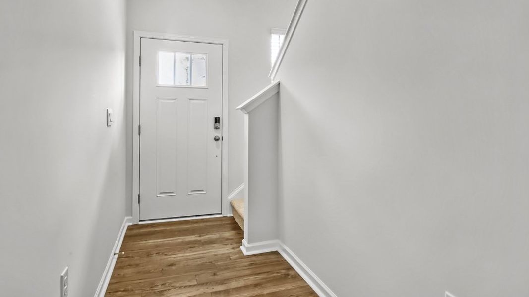 Spacious, unfurnished interior of a new home in Clock Road Townhomes, New Bern (Image 10).