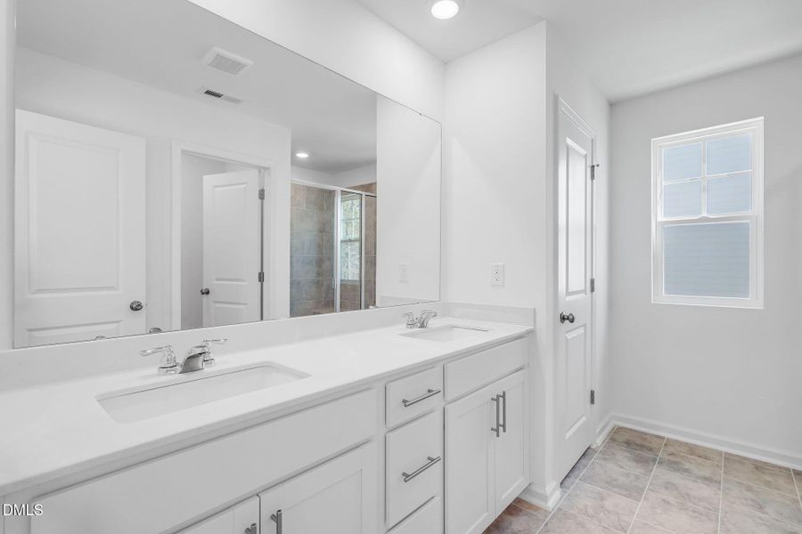 SUN_CaitlinCrossing_Pic_Chadwick-18