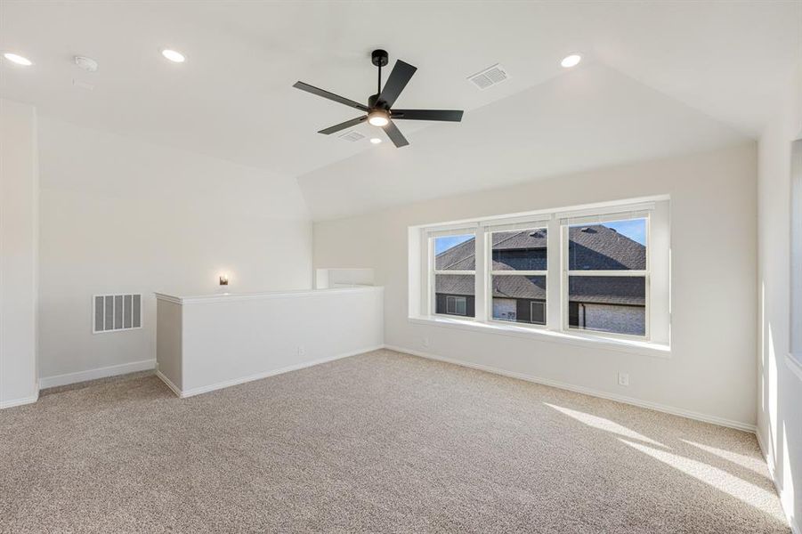 Spacious, unfurnished interior of a new home in Coyote Crossing, Godley (Image 32).