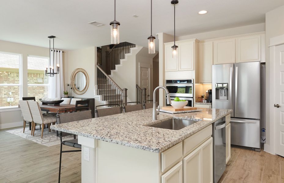Eat-in Kitchen Eat-in Kitchen