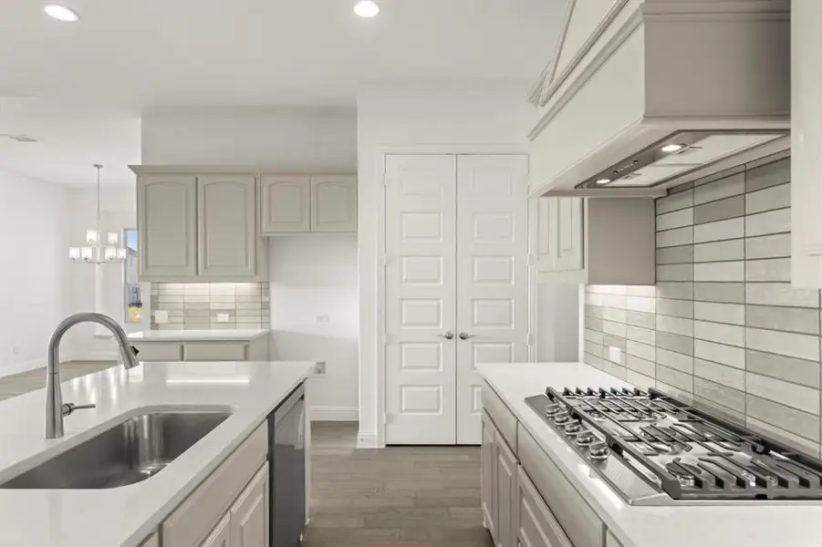 6_13. 1442 Canadian - Kitchen (3)