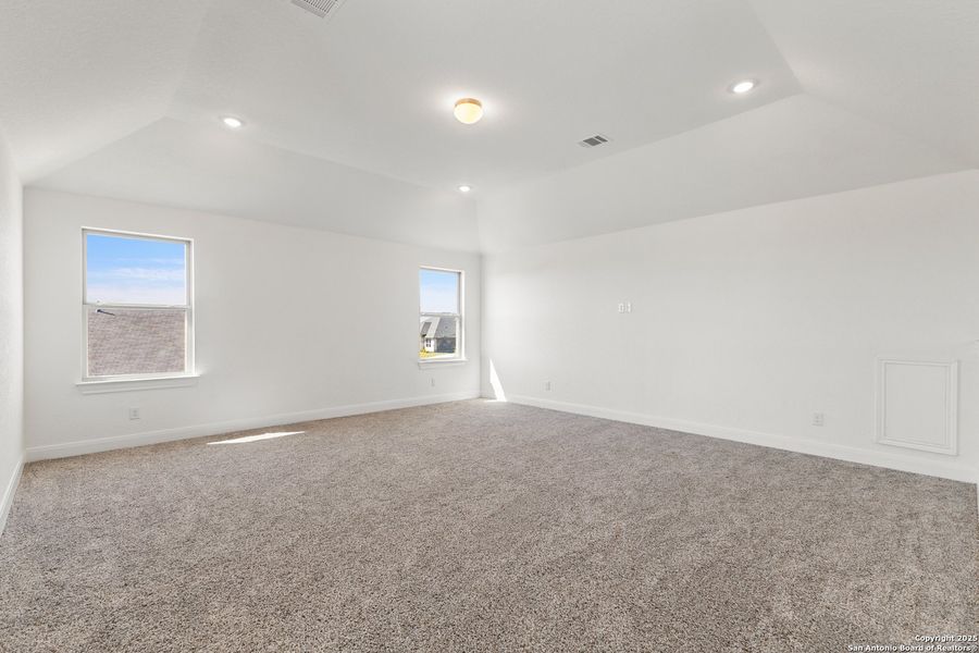 Spacious, unfurnished interior of a new home in Arched Oaks, Floresville (Image 26). Spacious, unfurnished interior of a new home in Arched Oaks, Floresville (Image 26).