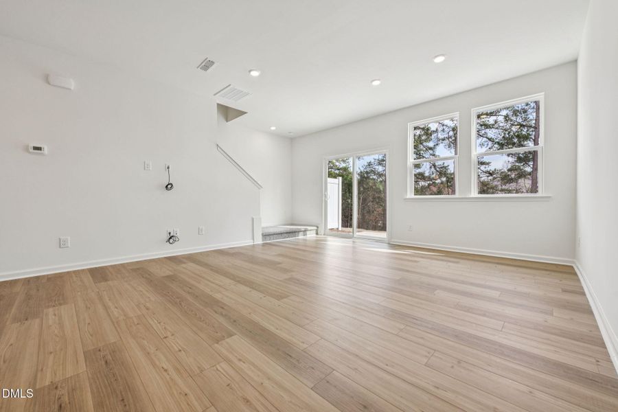 7-web-or-mls-210 Parker Lane-S0503-007