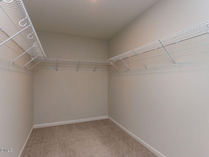 022-1280x960-primary-closet