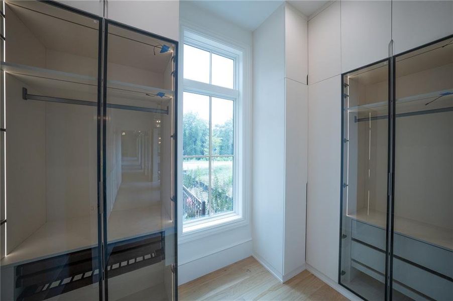 Close-up of interior finishes inside a home in Blue Heron Walk, Atlanta (Image 38).