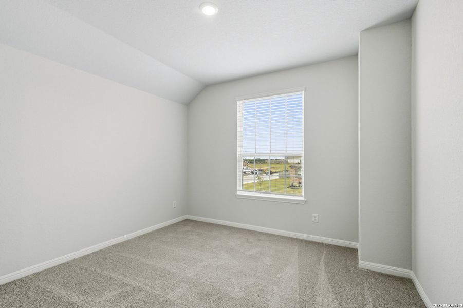 Spacious, unfurnished interior of a new home in Cinco Lakes, San Antonio (Image 25).