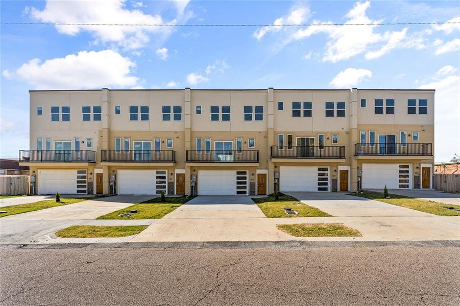 Image 34 of a home in .