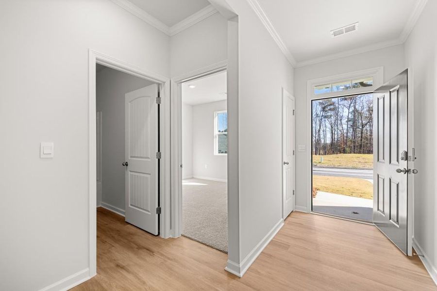 Spacious, unfurnished interior of a new home in Northwoods at Mirror Lake, Villa Rica (Image 15).