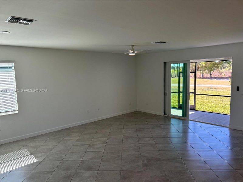 Spacious, unfurnished interior of a new home in , Lehigh Acres (Image 15).
