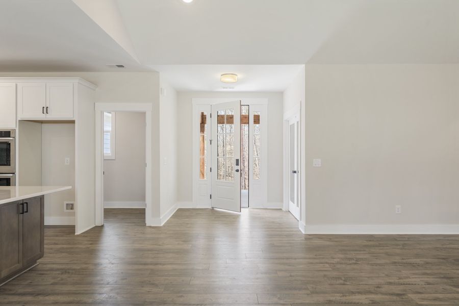 Representative unfurnished interior of a home built from the Autumn by Hunter Quinn Homes in Beaufort County Homes, Beaufort (Image 11).
