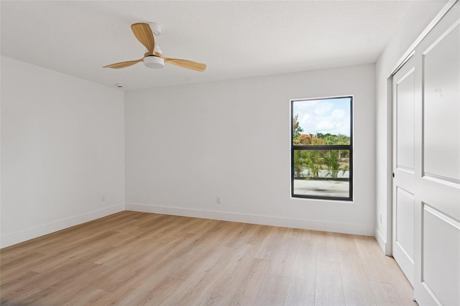 Master bedroom Master bedroom