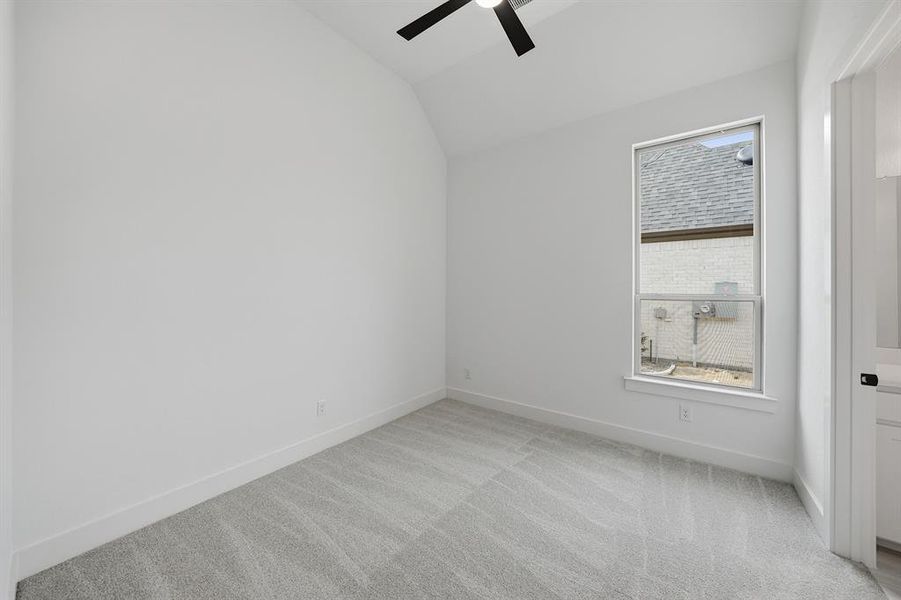 Spacious, unfurnished interior of a new home in Quail Hollow, Rockwall (Image 21).