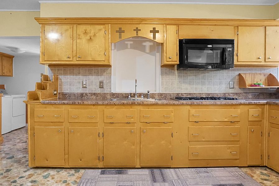 Furnished interior view inside a new home in , Bonneau (Image 60).