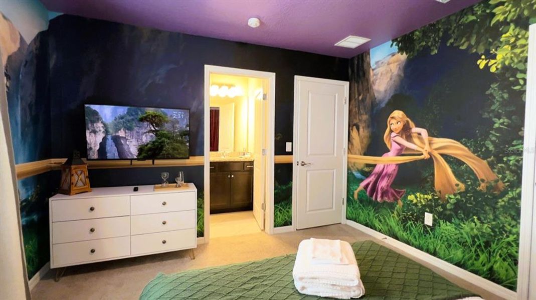 Furnished interior view inside a new home in , Clermont (Image 52).