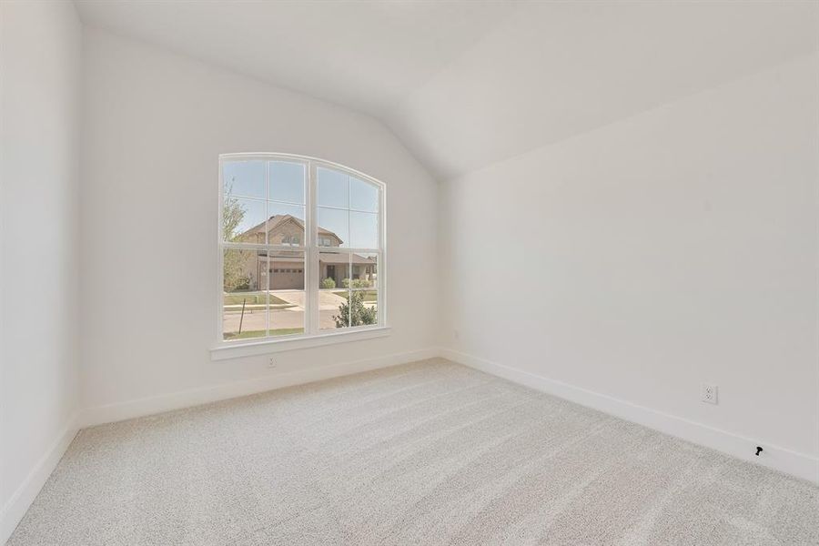 Spacious, unfurnished interior of a new home in Tavolo Park, Fort Worth (Image 30).