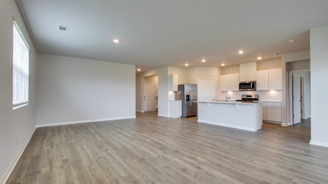 Spacious, unfurnished interior of a new home in Nexus South, Gallatin (Image 17).