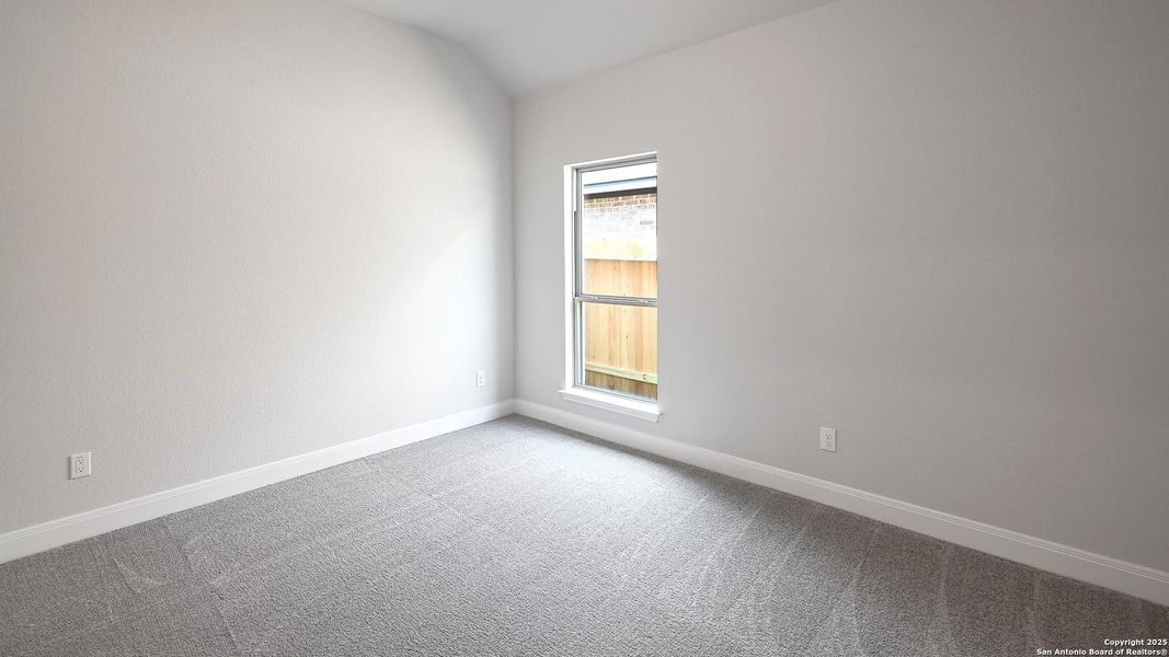 Spacious, unfurnished interior of a new home in Meadows Of Mill Creek 50', Seguin (Image 21).