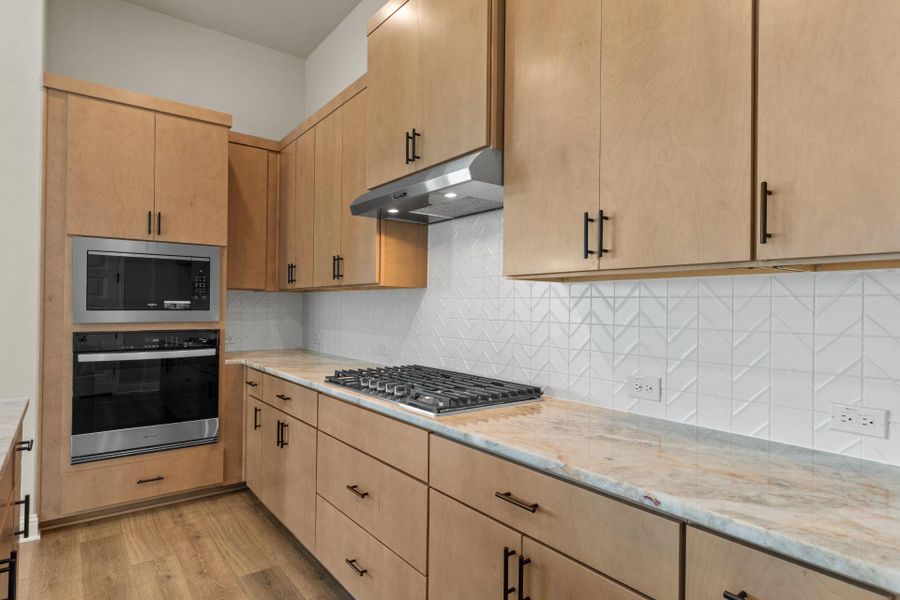 Beautiful finishes in Light & Bright Kitchen