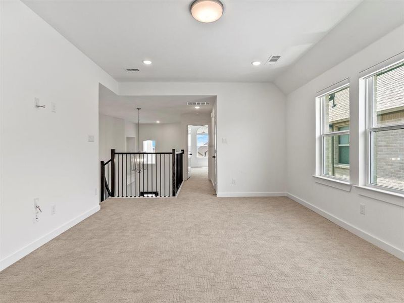 Spacious, unfurnished interior of a new home in , Northlake (Image 25).