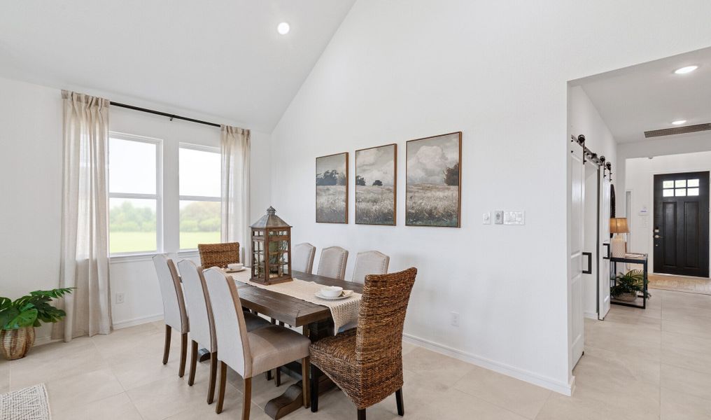 Dining Area Dining Area