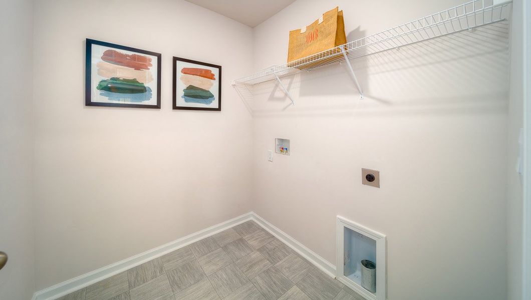Spacious, unfurnished interior of a new home in Valleywood Farms, Waynesville (Image 19).