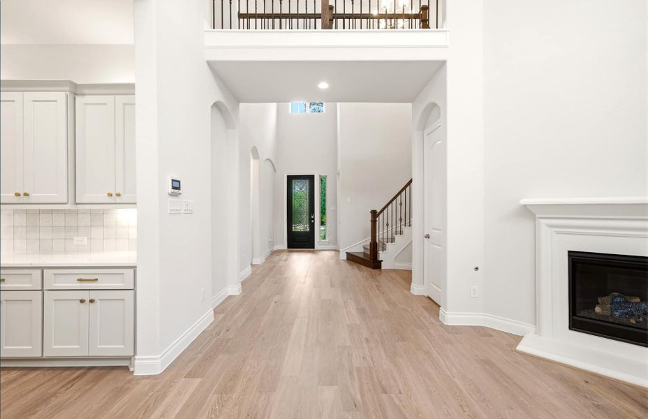 Spacious, unfurnished interior of a new home in Bridgeland 60′, Cypress (Image 19).
