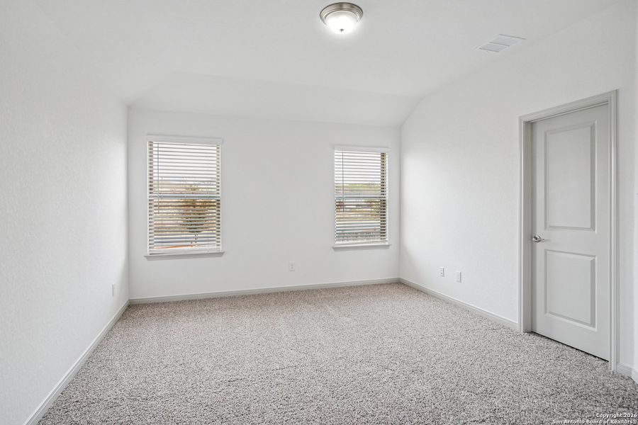 Spacious, unfurnished interior of a new home in , San Antonio (Image 17).