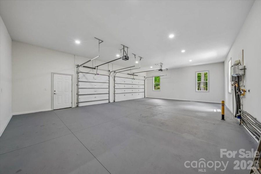 Spacious, unfurnished interior of a new home in , Waxhaw (Image 20).