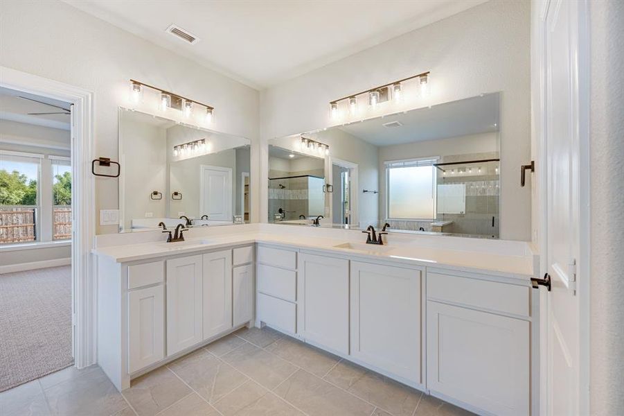 Furnished interior view inside a new home in Triple Diamond Ranch, Mansfield (Image 6).