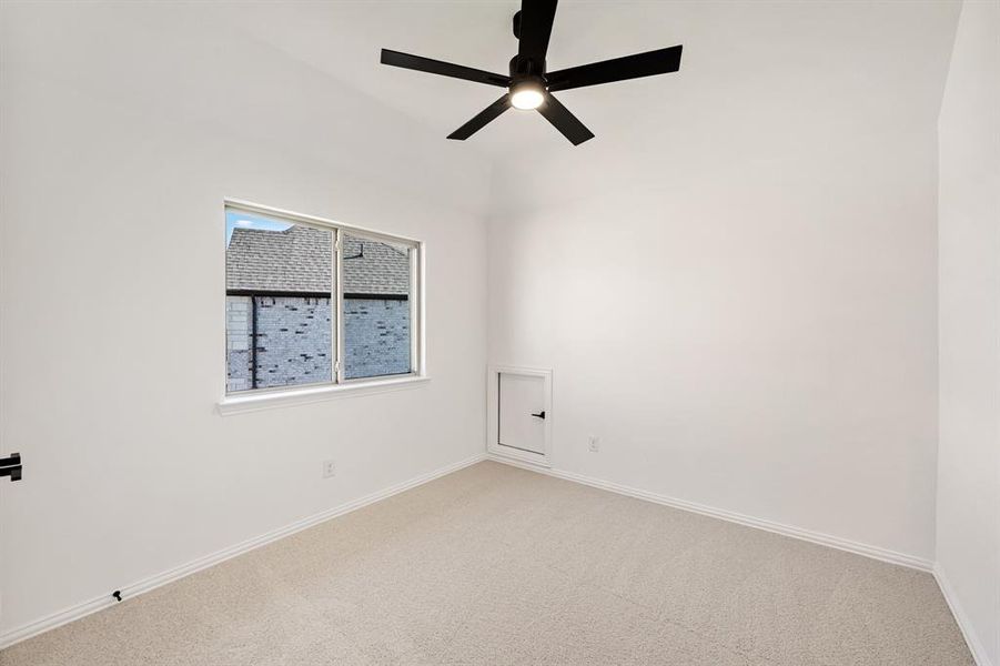 Spacious, unfurnished interior of a new home in Willow Wood Classic 60, McKinney (Image 31).