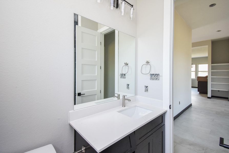 Secondary Bath has clean and fresh look Secondary Bath has clean and fresh look