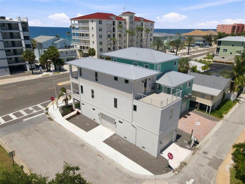 Condo located in Indian Rocks Beach, FL showcasing its design and architecture (Image 6). Condo located in Indian Rocks Beach, FL showcasing its design and architecture (Image 6).