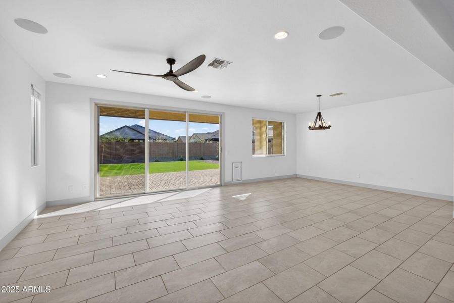 14_6x7a8272 14_6x7a8272