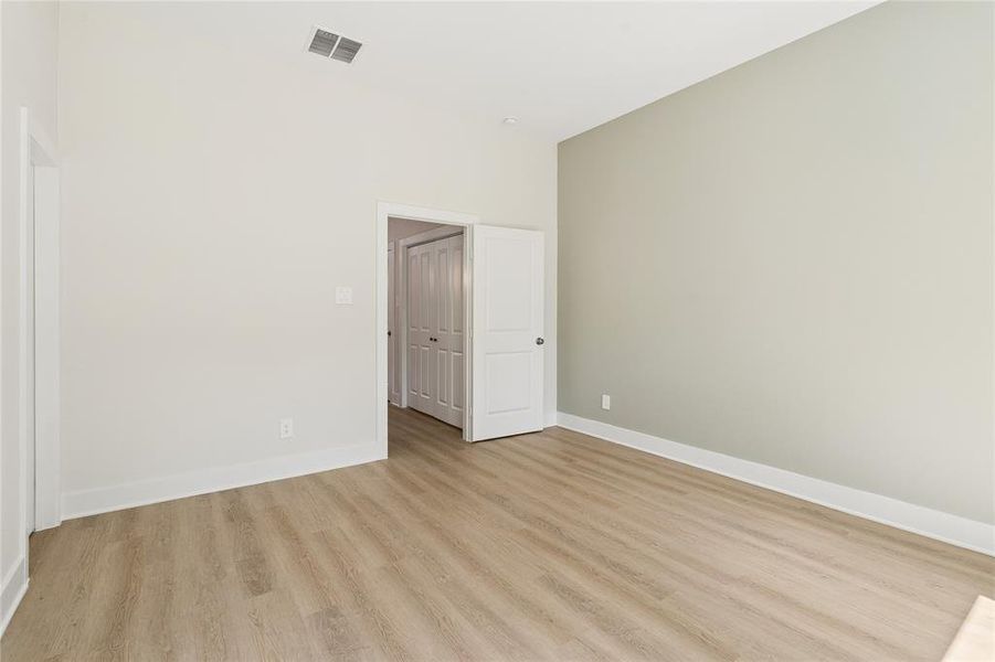 Spacious, unfurnished interior of a new home in , Fort Worth (Image 32).