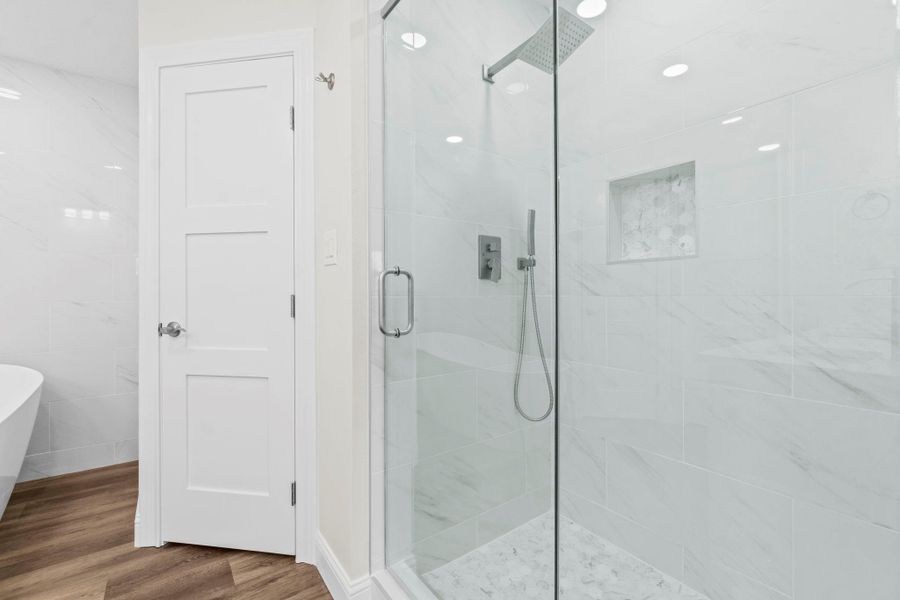 Furnished interior view inside a new home in , Onalaska (Image 12).