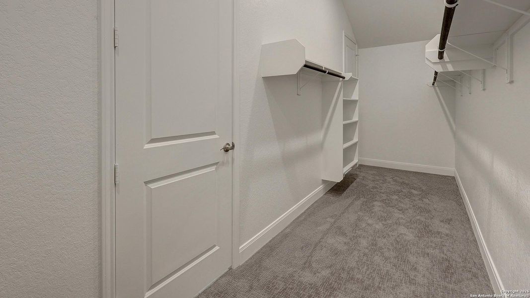 Spacious, unfurnished interior of a new home in Vida 50', San Antonio (Image 24).