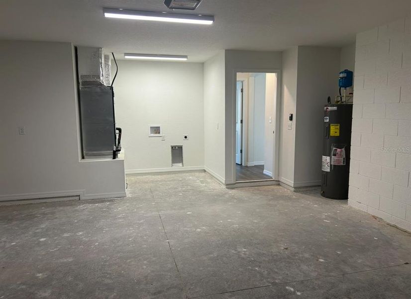 Spacious, unfurnished interior of a new home in , Summerfield (Image 13).