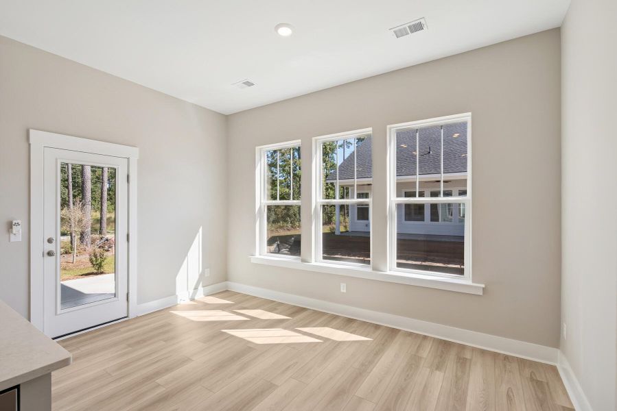 Spacious, unfurnished interior of a new home in , Summerville (Image 18).
