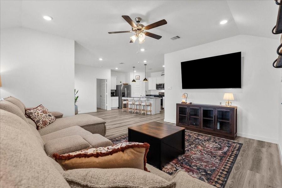 Furnished interior view inside a new home in Central Park, Texas City (Image 12).