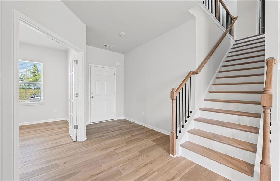 Spacious, unfurnished interior of a new home in Anderson Point, McDonough (Image 16).